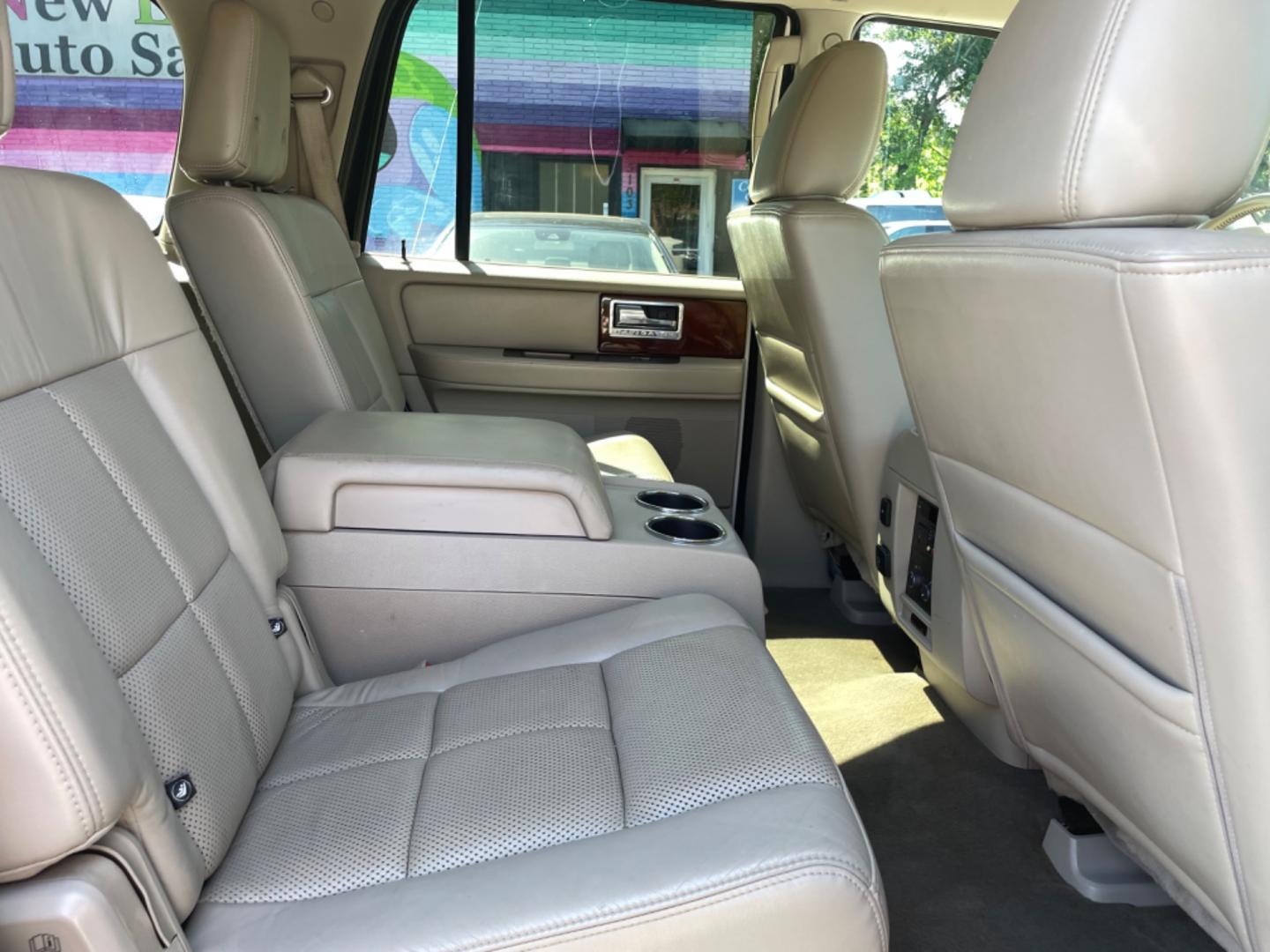 2013 WHITE LINCOLN NAVIGATOR BASE (5LMJJ2J50DE) with an 5.4L engine, Automatic transmission, located at 5103 Dorchester Rd., Charleston, SC, 29418-5607, (843) 767-1122, 36.245171, -115.228050 - Photo#12